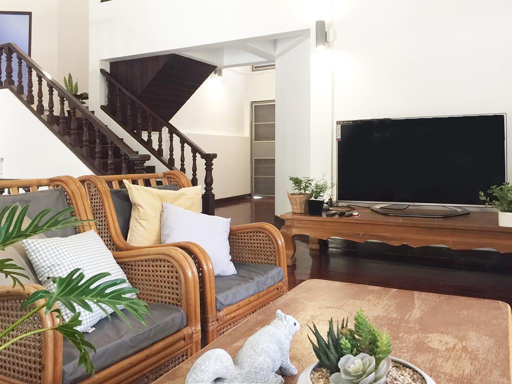 Squirrel Hostel เชียงใหม่ ภายนอก รูปภาพ